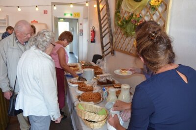 Die ber&uuml;hmte Kuchentheke  (Bild vergr&ouml;&szlig;ern)