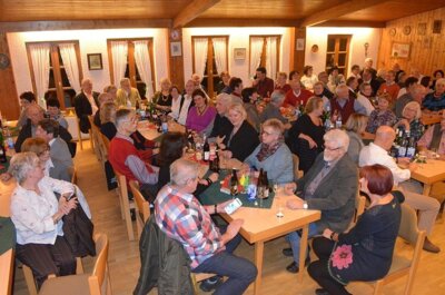 Volles Haus  (Bild vergr&ouml;&szlig;ern)