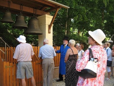 Bei der Russisch orthodoxen Kirche Heilige Alexandra  (Bild vergr&ouml;&szlig;ern)