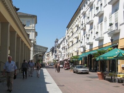 Stra&szlig;enansicht  (Bild vergr&ouml;&szlig;ern)