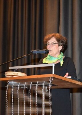 Die 2. Vorsitzende des Frauenchors  (Bild vergr&ouml;&szlig;ern)