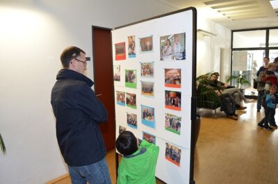 Rundgang im Foyer  (Bild vergr&ouml;&szlig;ern)