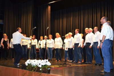 GSL Chor aus Gro&szlig;-Umstadt, Chorleiter: Werner Utmelleki  (Bild vergr&ouml;&szlig;ern)
