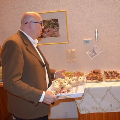 Nachschub durch den 1. Vorsitzen  (Bild vergr&ouml;&szlig;ern)