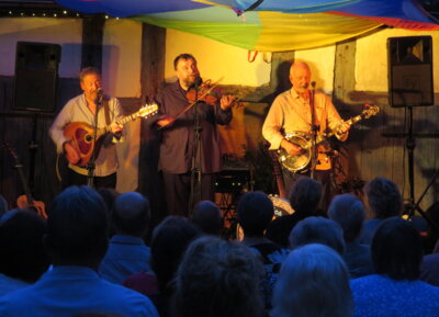 Fotoalbum Was für ein Abend! NORTH SEA GAS - handfester schottischer Folk und der Pfarrhof bebte...