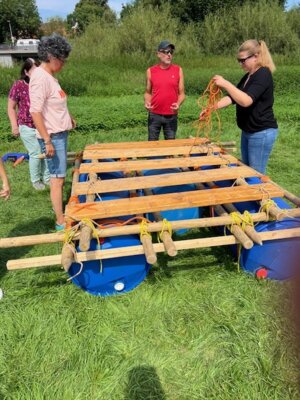 Foto des Albums: Lehrer:innen Ausflug- Teamevent Floßbau (02. 08. 2024)