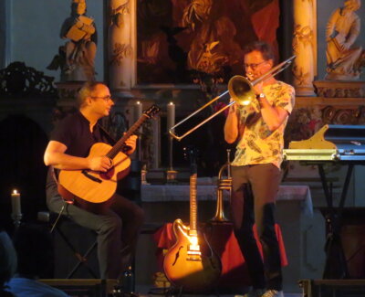 Fotoalbum Vesperkonzert in der Stadtkirche mit MEHR ALS WIR (Matthias Ehrig, Gitarren / Andreas Uhlmann, Posaune, Flügelhorn, Synthesizer)