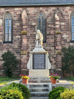 Foto des Albums: Kriegerdenkmal - Sanierung 2024