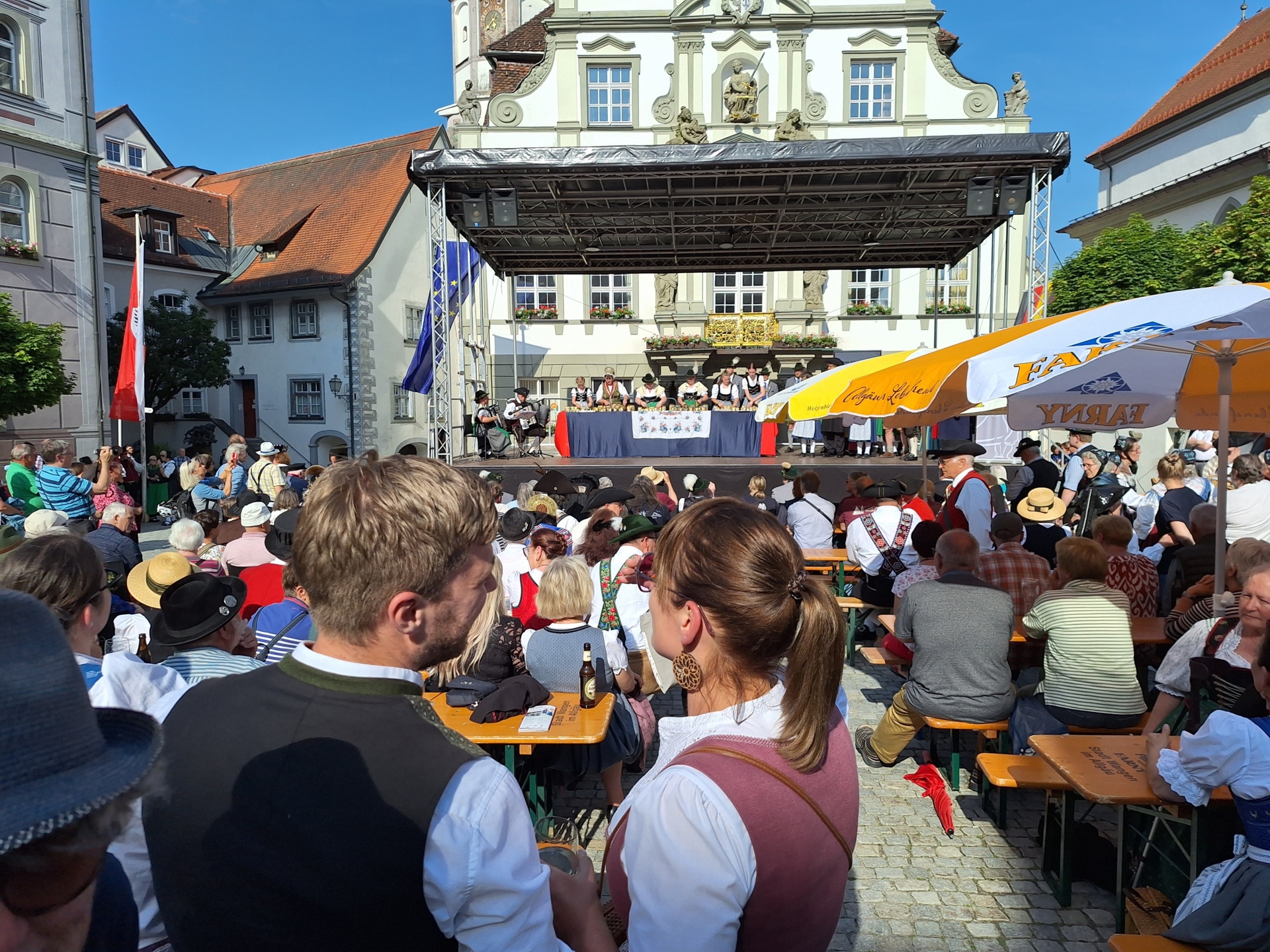 Bild: Eröffnung auf dem Marktplatz
