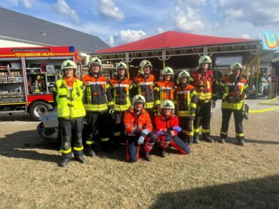 Foto des Albums: Wurzelfest Bockau mit Fahrzeugvorstellung und First Responder Ehrung 08/24