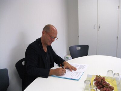 Foto des Albums: Kooperationsvertrag