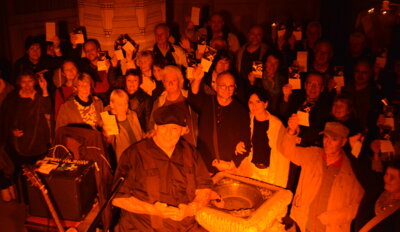 Fotoalbum Mitch Walking Elk - indianische Lieder & Gesänge in der Stadtkirche