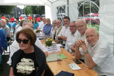 m&auml;nnliche und  (Bild vergr&ouml;&szlig;ern)