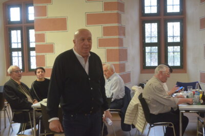 Alwin er&ouml;ffnet den Brunch ...  (Bild vergr&ouml;&szlig;ern)