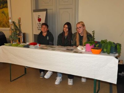 &Ouml;kowegschule Kugelberg  (Bild vergr&ouml;&szlig;ern)