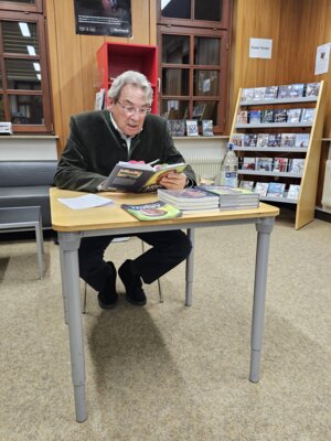 Foto des Albums: Aktionen zur Armutswoche 2024 - Lesung