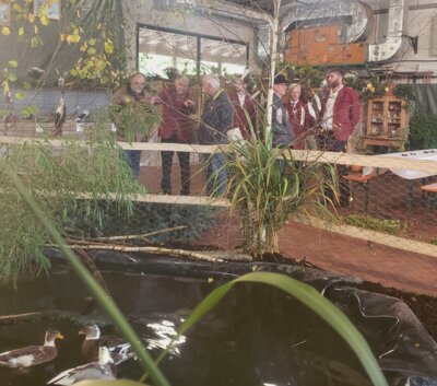 Die Attraktion war nat&uuml;rlich der Teich mit den Enten 