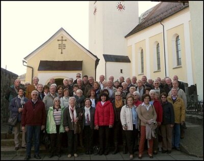 Sonntagsfoto nach Viergesang in St. Ulrich  (Bild vergr&ouml;&szlig;ern)