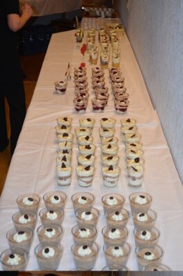 Gro&szlig;artige Dessertauswahl  (Bild vergr&ouml;&szlig;ern)