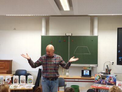 Foto des Albums: Herr Bombelmann zu Besuch an der Grundschule Hollstadt-Wollbach