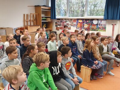 Foto des Albums: Herr Bombelmann zu Besuch an der Grundschule Hollstadt-Wollbach