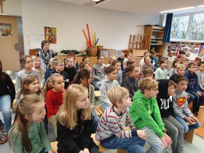Foto des Albums: Herr Bombelmann zu Besuch an der Grundschule Hollstadt-Wollbach