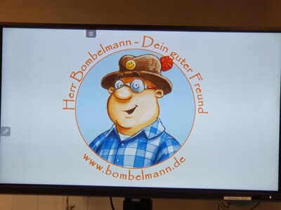 Foto des Albums: Herr Bombelmann zu Besuch an der Grundschule Hollstadt-Wollbach