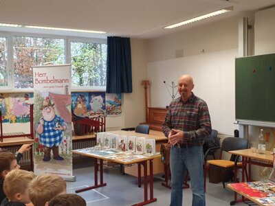 Foto des Albums: Herr Bombelmann zu Besuch an der Grundschule Hollstadt-Wollbach