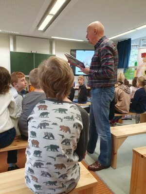 Foto des Albums: Herr Bombelmann zu Besuch an der Grundschule Hollstadt-Wollbach