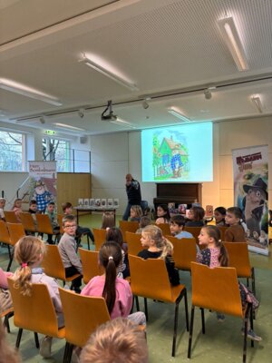 Foto des Albums: Herr Bombelmann zu Besuch an der Grundschule Hollstadt-Wollbach