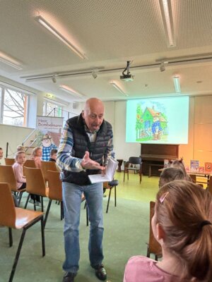 Foto des Albums: Herr Bombelmann zu Besuch an der Grundschule Hollstadt-Wollbach