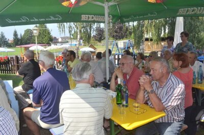 and&auml;chtige Zuh&ouml;rer  (Bild vergr&ouml;&szlig;ern)