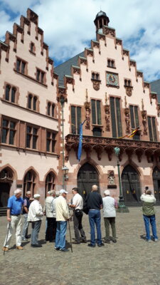auf dem R&ouml;merberg  (Bild vergr&ouml;&szlig;ern)