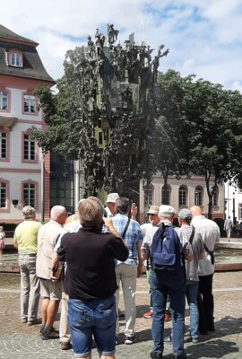am Fastnachtsbrunnen  (Bild vergr&ouml;&szlig;ern)
