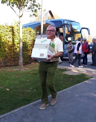 Auf dem Weg zum Fr&uuml;hst&uuml;ck  (Bild vergr&ouml;&szlig;ern)
