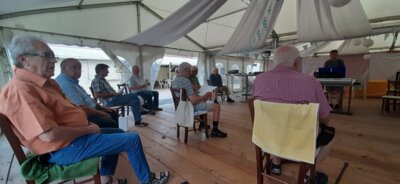 August 2020 Singen im Zelt vom Erdbeerhof M&uuml;nch  (Bild vergr&ouml;&szlig;ern)