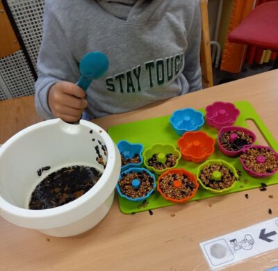 Foto des Albums: Vogelfutterherstellung