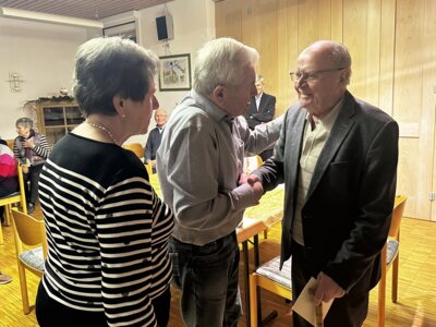 Foto des Albums: Ruhestandspfarrer Helmut Grüneisl 90. Geburtstag