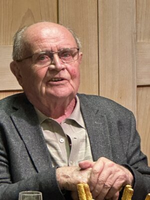 Foto des Albums: Ruhestandspfarrer Helmut Grüneisl 90. Geburtstag