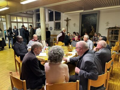 Foto des Albums: Ruhestandspfarrer Helmut Grüneisl 90. Geburtstag