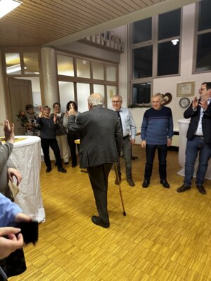 Foto des Albums: Ruhestandspfarrer Helmut Grüneisl 90. Geburtstag