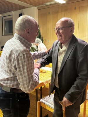 Foto des Albums: Ruhestandspfarrer Helmut Grüneisl 90. Geburtstag