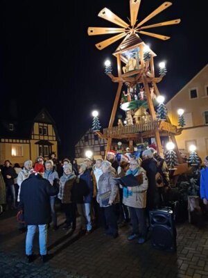 Foto des Albums: Lichterglanz der Rabenauer Feuerwehren am 22.12.2024