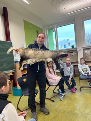 Foto des Albums: Die Klassen 1a und 1b auf den Spuren der Tiere im Winter