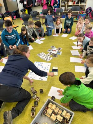 Foto des Albums: Die Klassen 1a und 1b auf den Spuren der Tiere im Winter