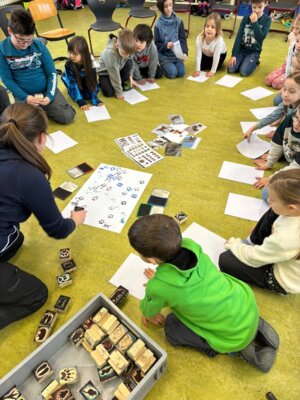 Foto des Albums: Die Klassen 1a und 1b auf den Spuren der Tiere im Winter