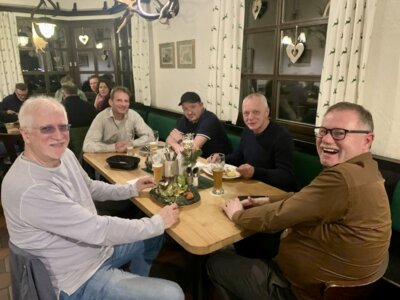 Foto des Albums: Neujahrsstammtisch 2025 im Gasthof Andorfer mit Spendenübergabe an Helferverein „Mia fia di e.V.“