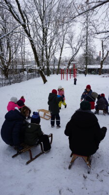 Foto des Albums: Es schneit, es schneit, kommt alle aus dem Haus!