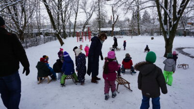 Foto des Albums: Es schneit, es schneit, kommt alle aus dem Haus!