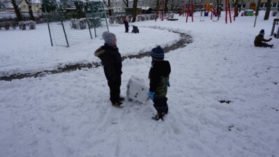 Foto des Albums: Es schneit, es schneit, kommt alle aus dem Haus!